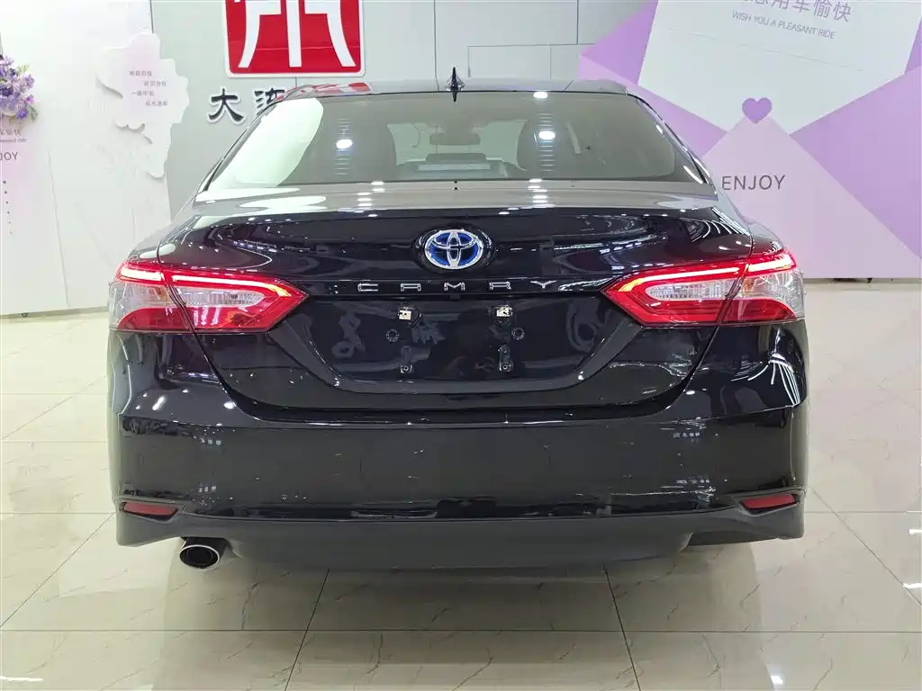 Toyota Camry 2021 Hybrid 2.5HGVP Leading Edition фото 5