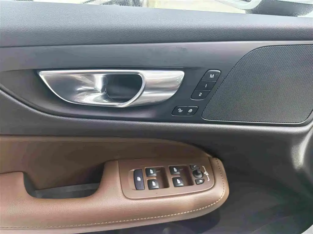 Volvo S60 2025 2025 B4 Smart Luxury Edition