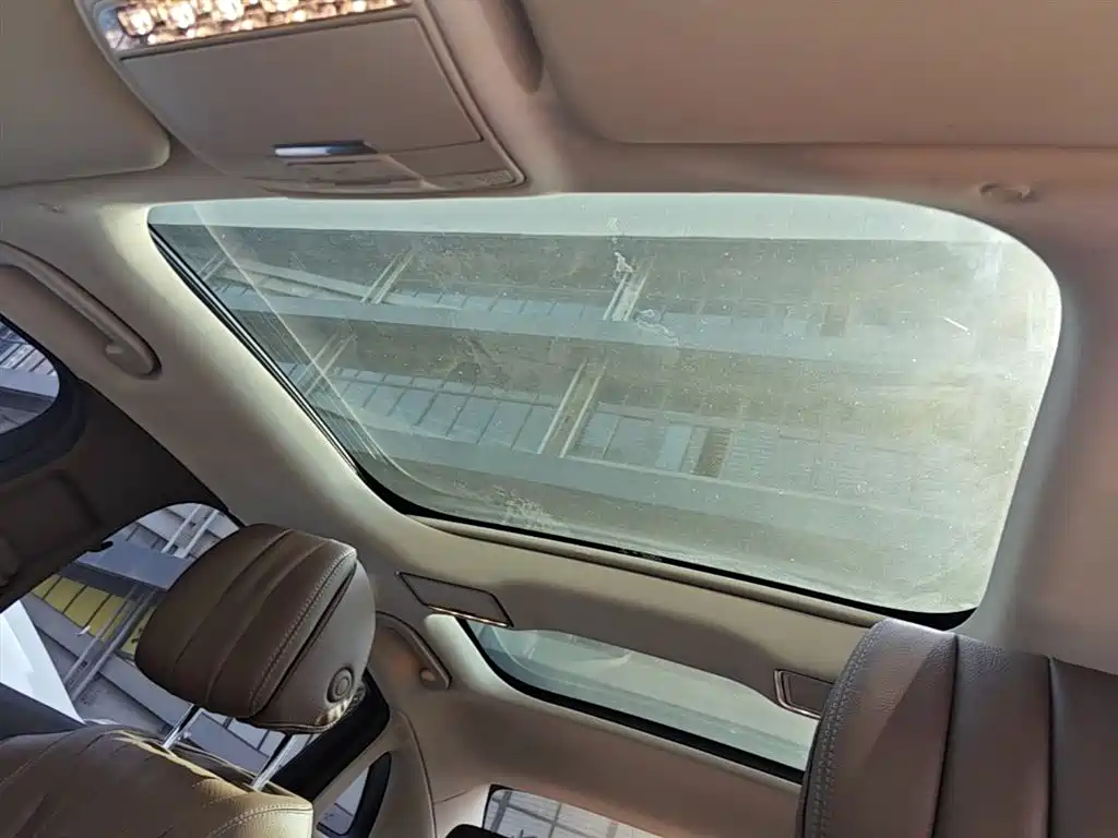Mercedes-Benz E-Class New Energy 2021 E 350 e L Plug-in Hybrid Sedan фото 14
