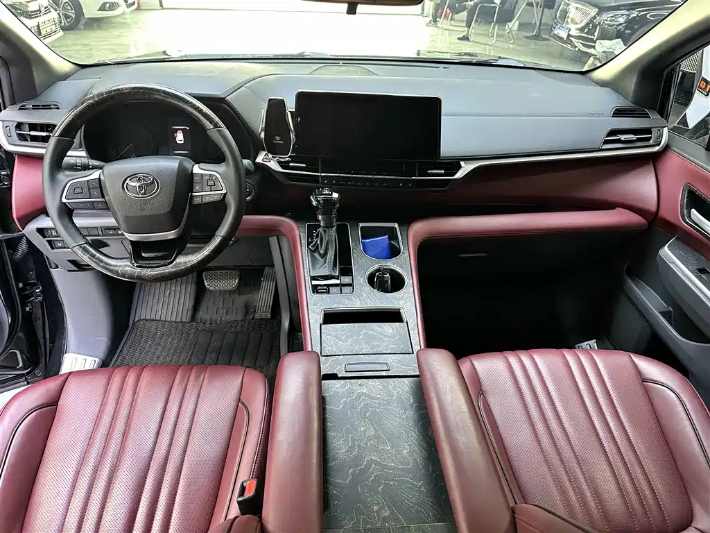 Toyota Sienna 2026 Model 2.5L Hybrid 2WD Comfort Edition фото 9