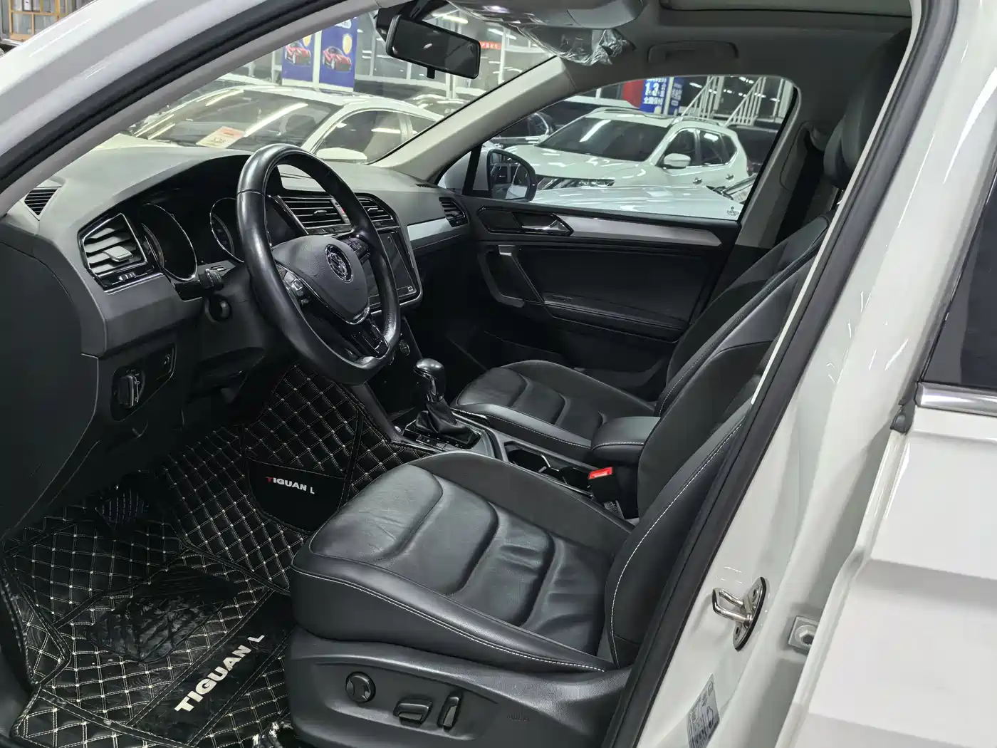 Volkswagen Tiguan L 2019 330TSI Automatic 2WD Panorama Comfort Edition China VI фото 7