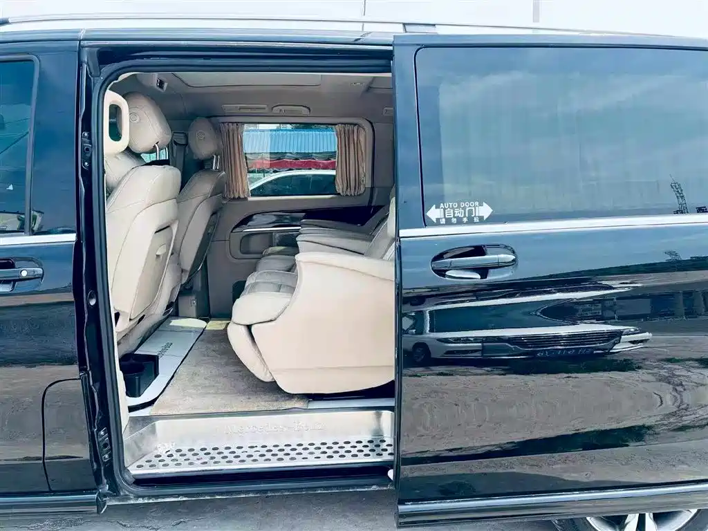 Mercedes-Benz V-Class 2016 V 260 L Premium Long фото 6