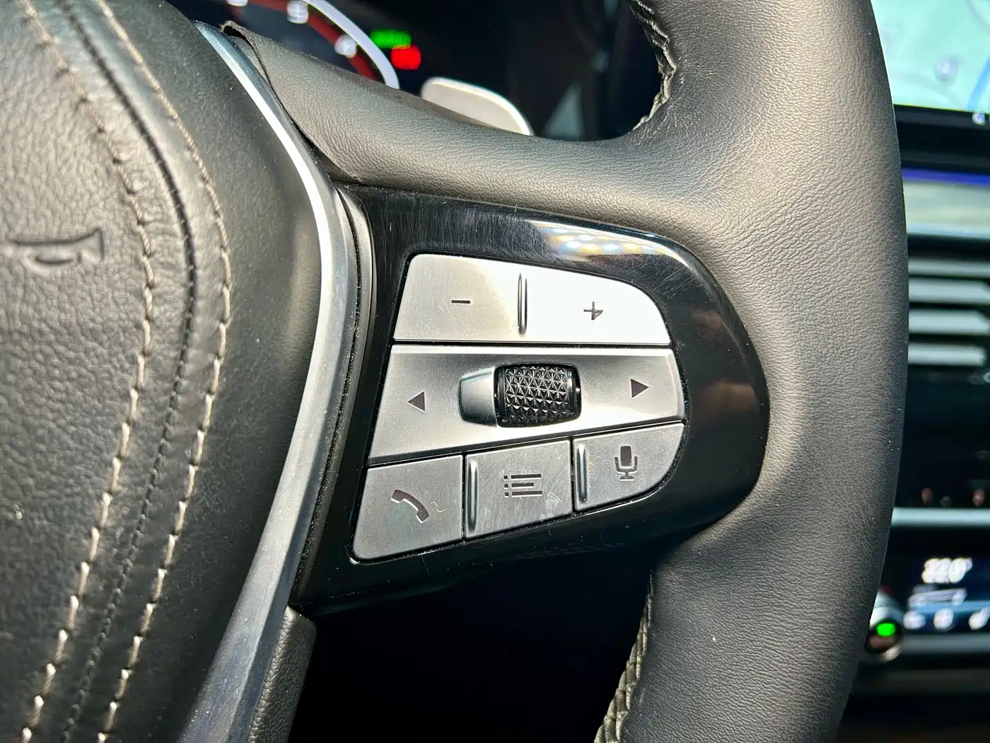 BMW 5 Series 2021 530Li Premium Luxury Package фото 13