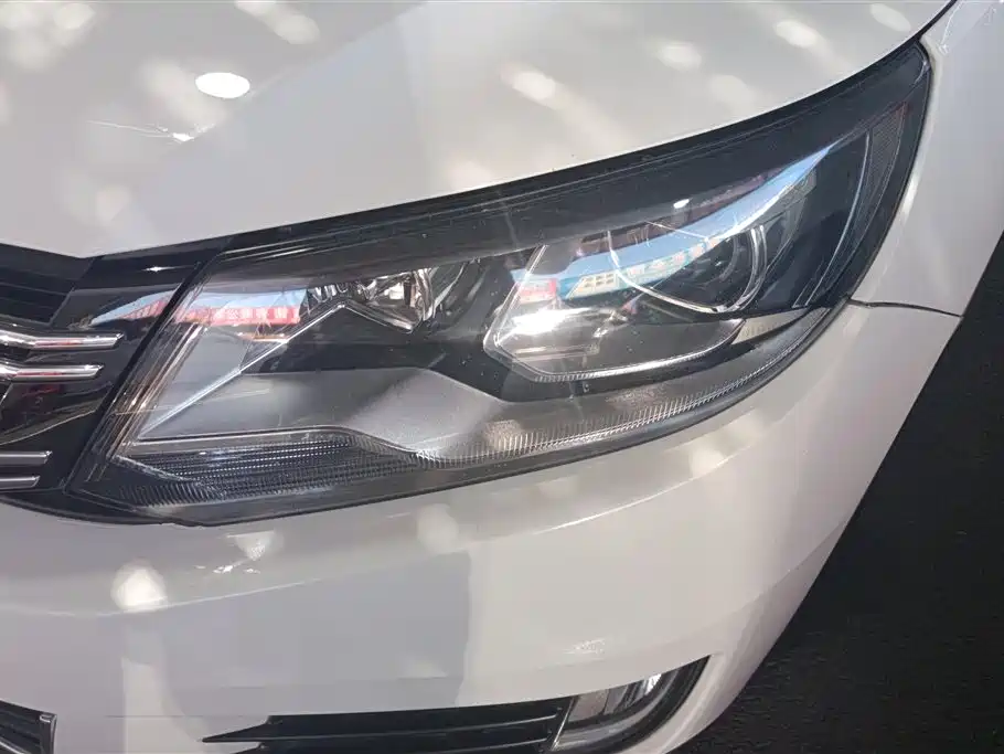 Volkswagen Tiguan 2015 1.8TSI Automatic 4WD Highline фото 5
