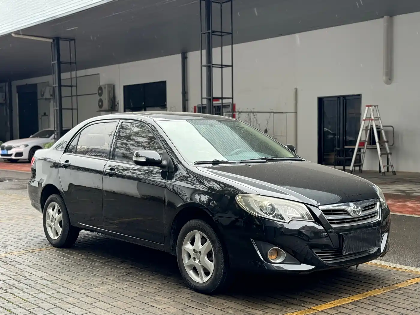 Toyota Corolla 2013 1.6L Automatic Luxury фото 3