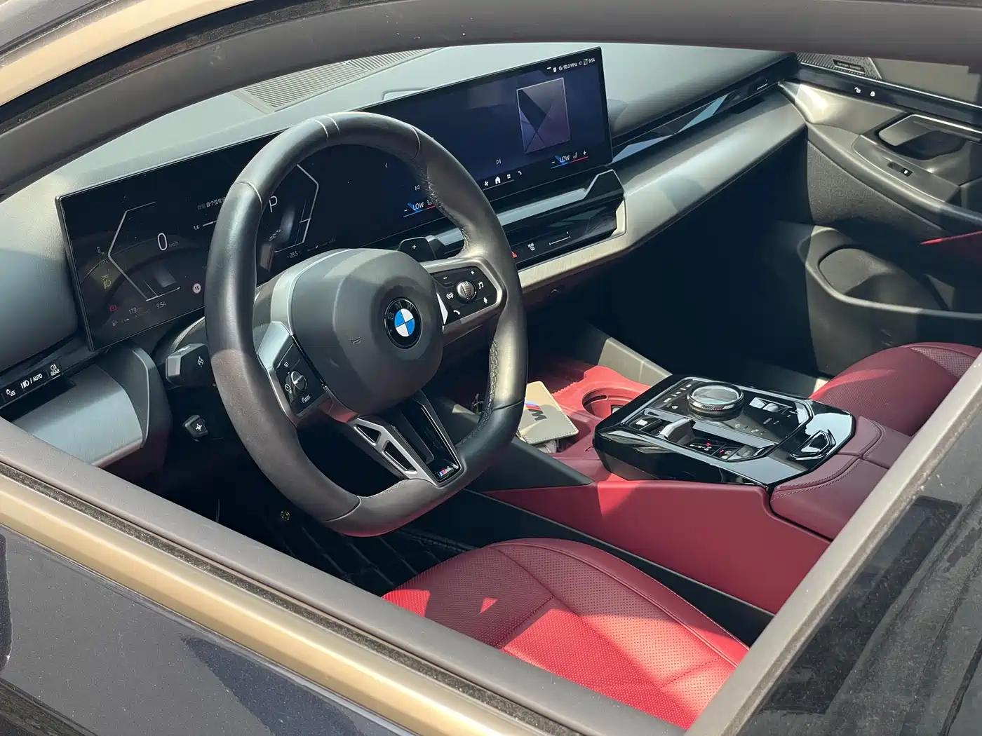 BMW 5 Series 2024 530Li Leading M Sport Package фото 7