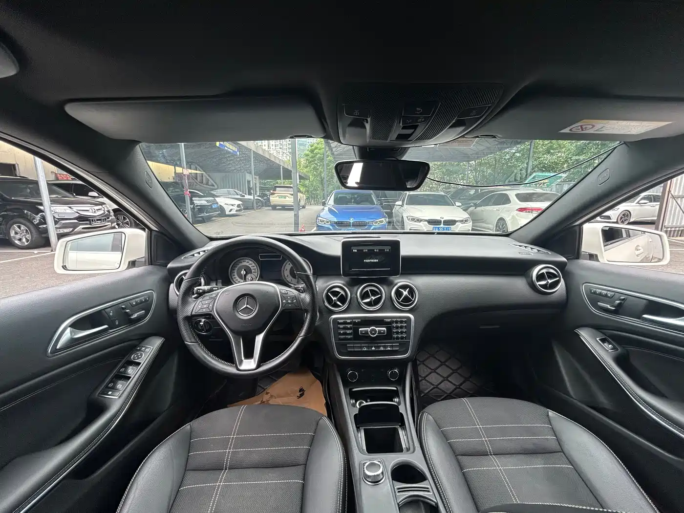 Mercedes-Benz A-Class (Import) 2015 A 200 Fashion фото 5