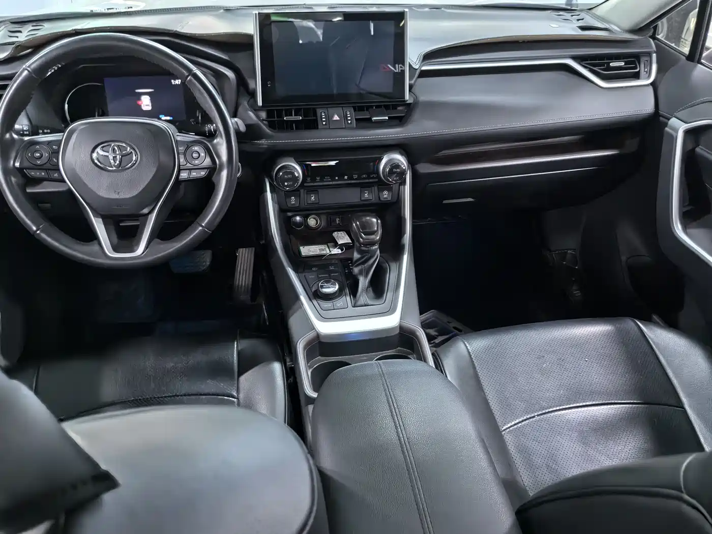 Toyota RAV4 Rongfang 2022 2.0L CVT 4WD Premium Edition фото 8