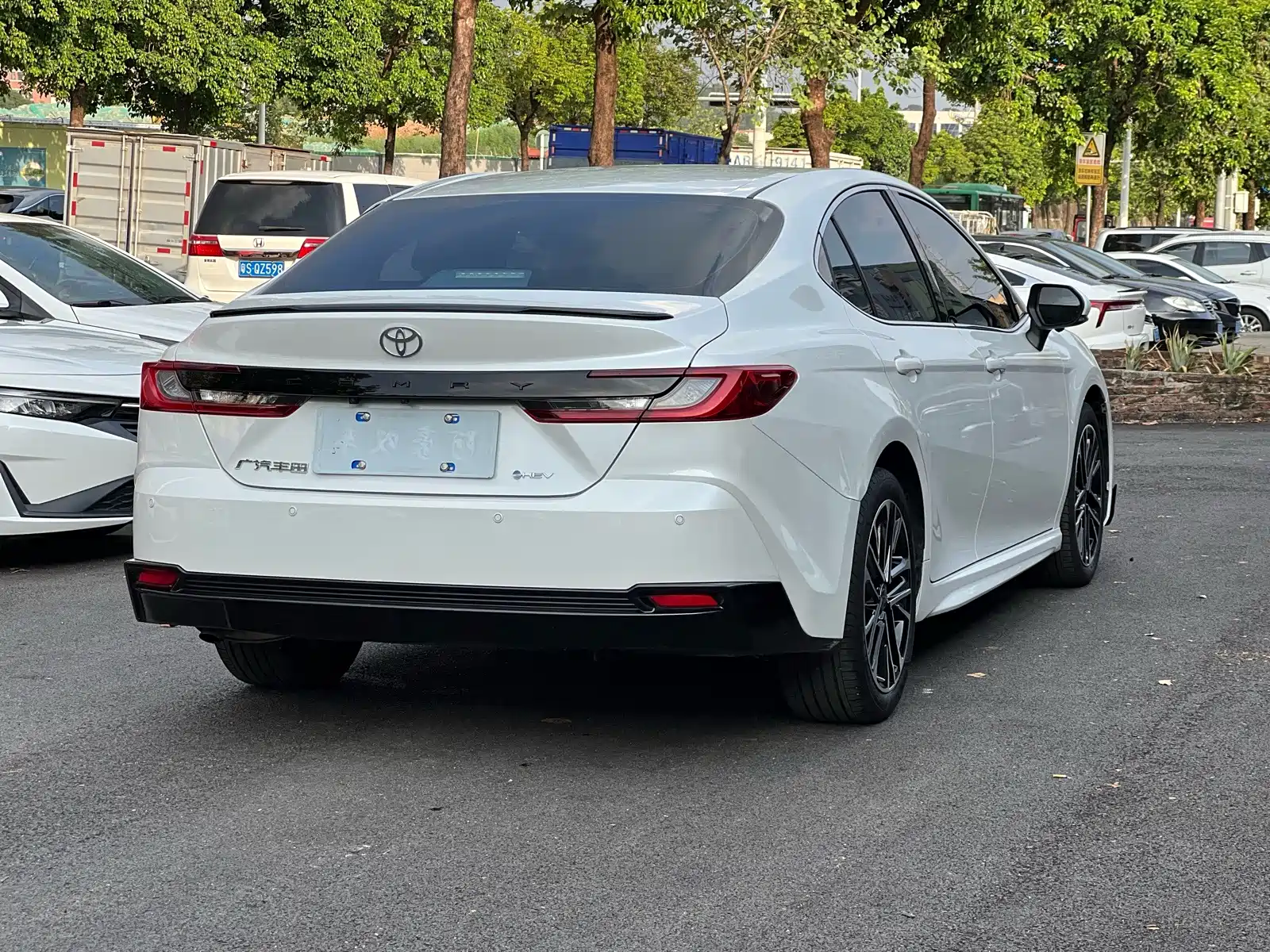 Фото 9 - Toyota Camry