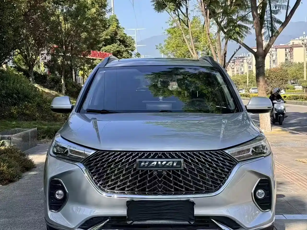 Photo 2 - Haval M6