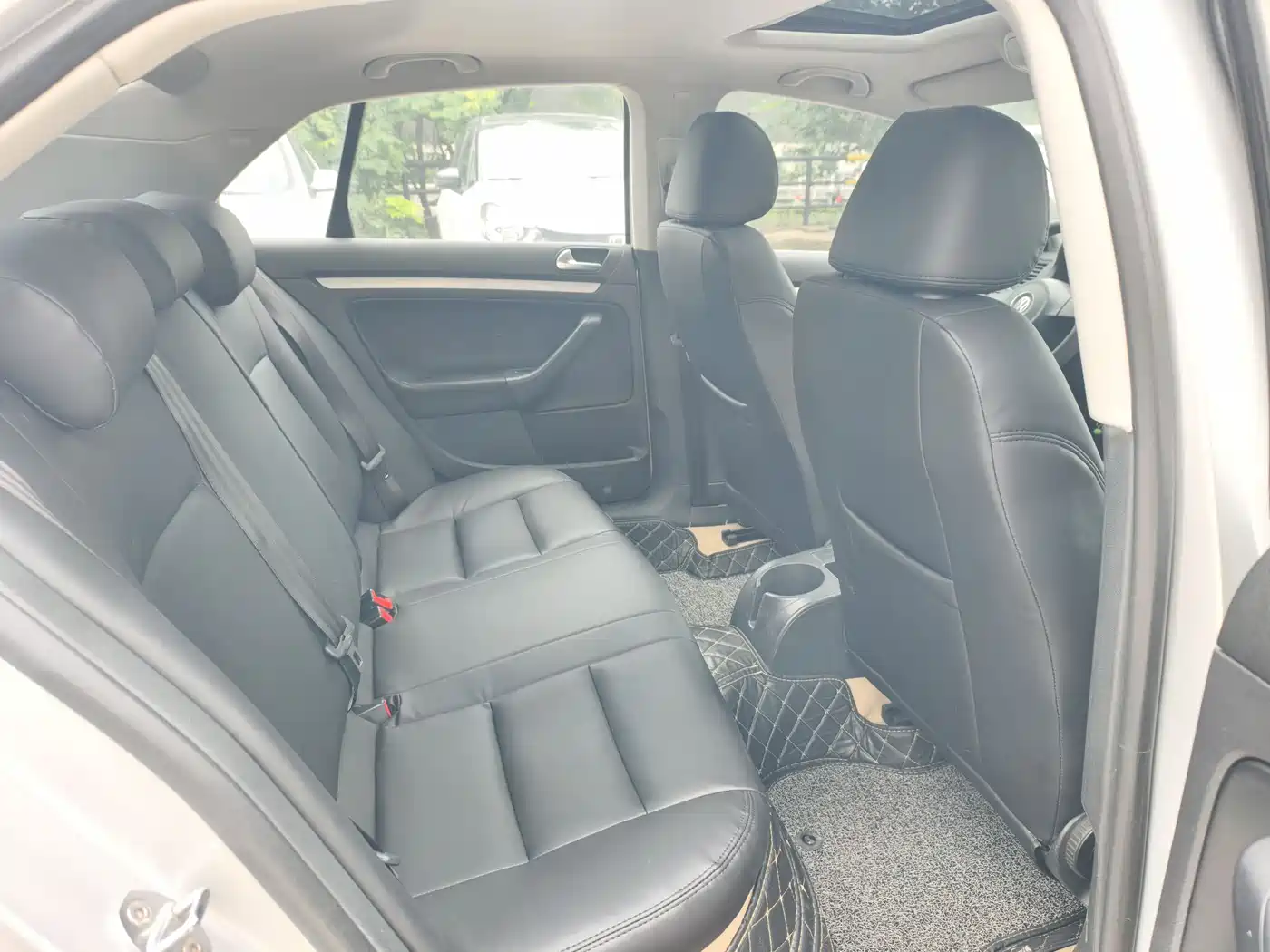 Volkswagen Sagitar 2011 2011 1.6L Automatic Fashion