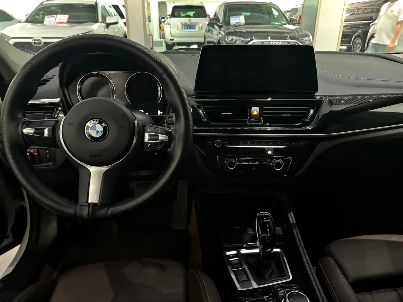 BMW 1 Series 2023 125i M Sport Shadow Edition фото 9