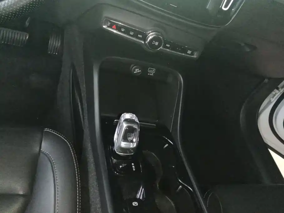 Фото 16 - Volvo XC40