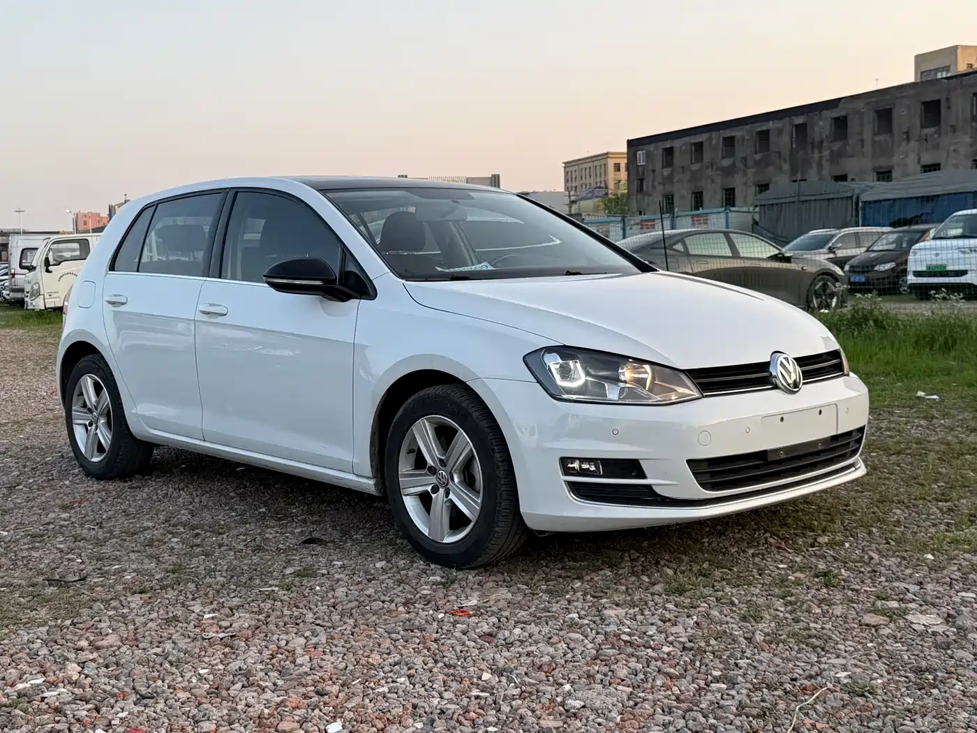 Volkswagen Golf 2017 230TSI Auto Comfort Millionth Anniversary Edition фото 2