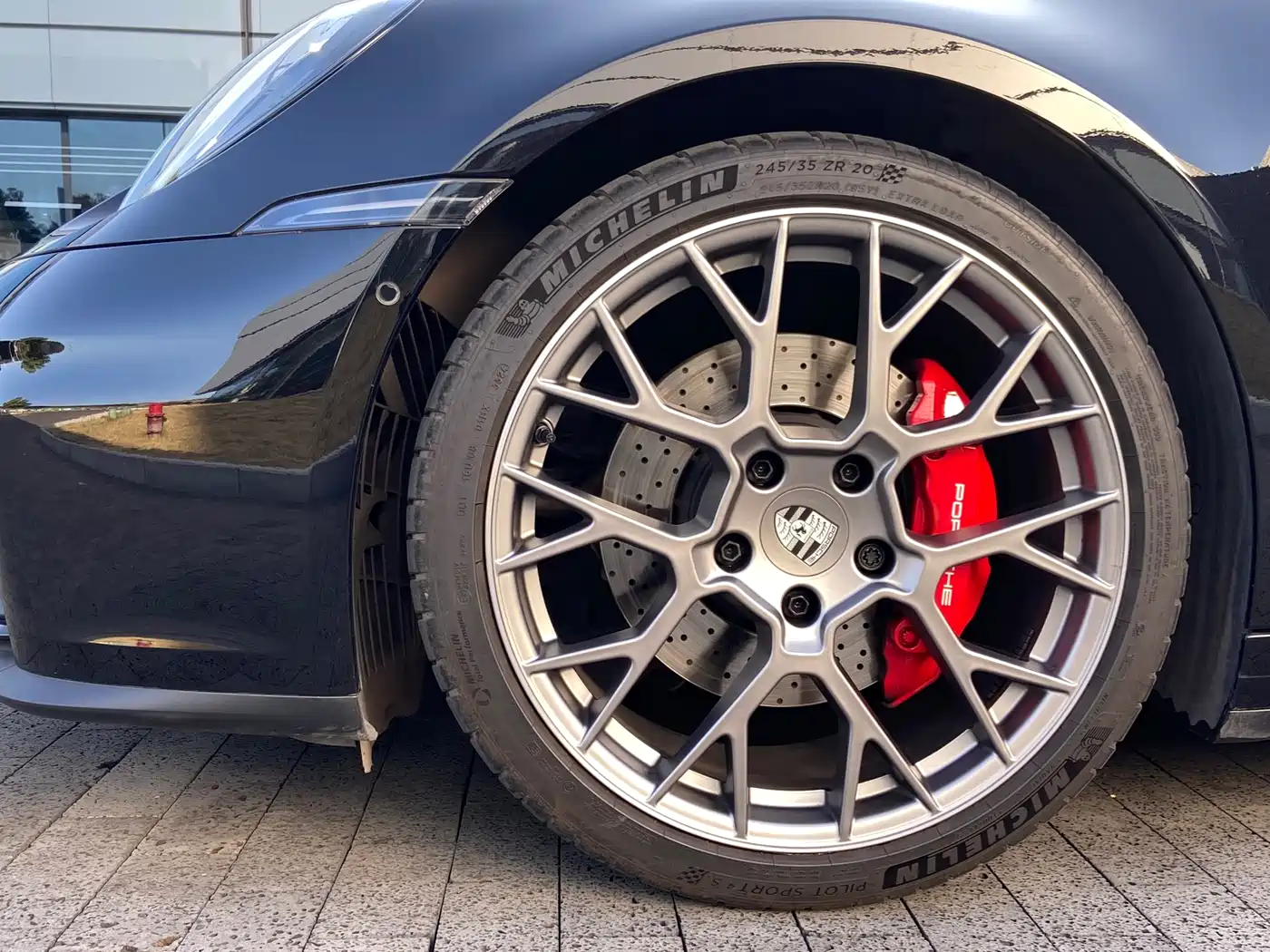 PORSCHE 911