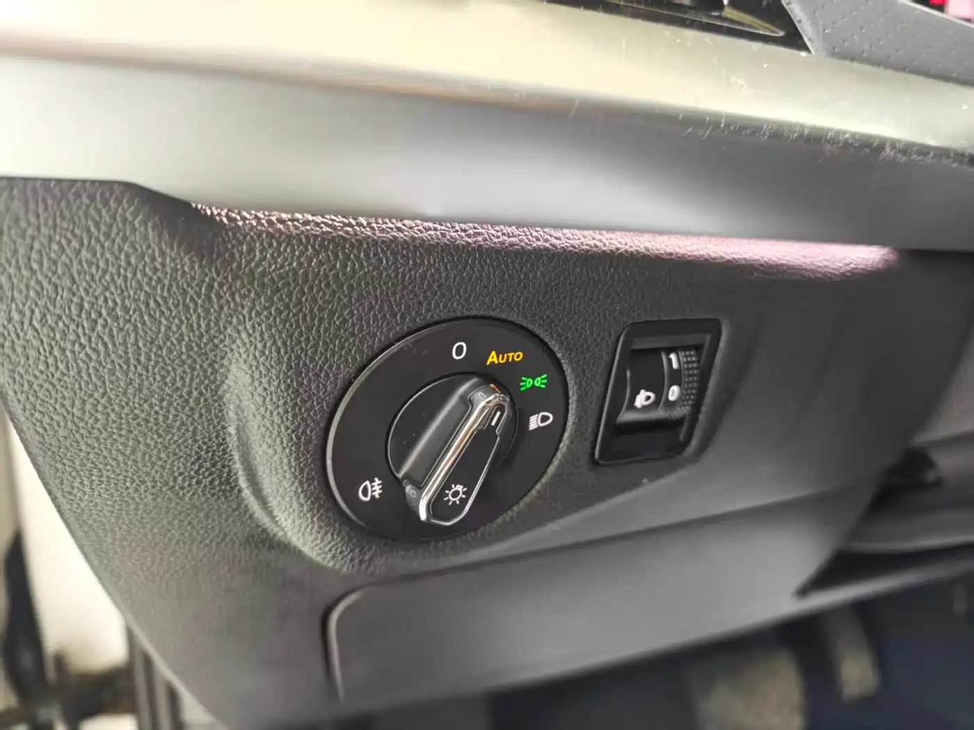 Volkswagen Lavida 2024 Model 300TSI DSG Starlight Leading Edition фото 29