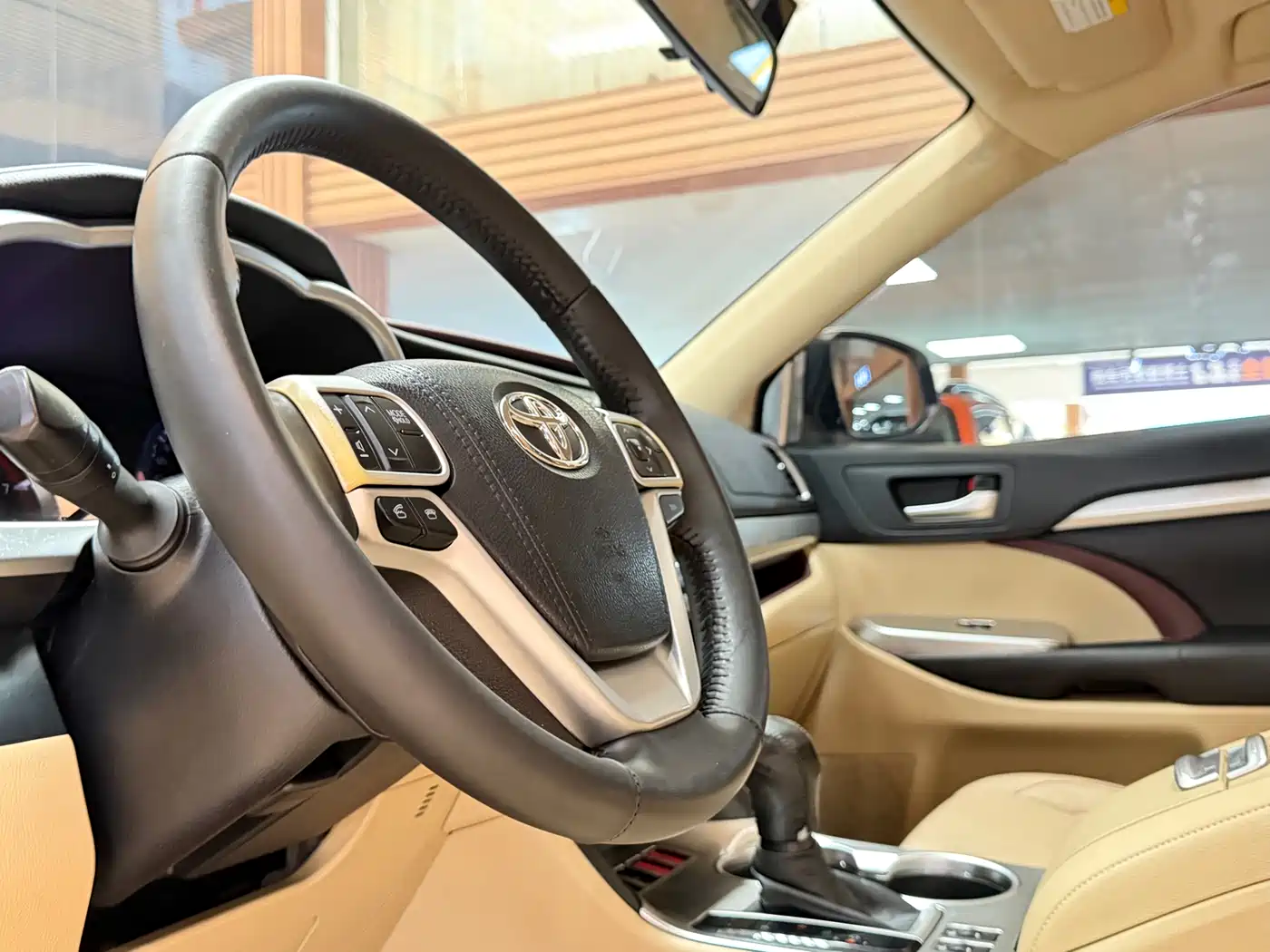 Toyota Highlander 2015 2.0T FWD Luxury Edition 7-seater фото 5