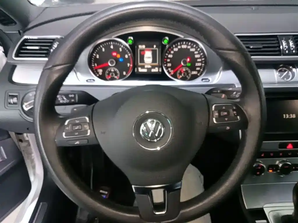 Volkswagen FAW-Volkswagen CC 2016 Model 2.0TSI Luxury фото 11