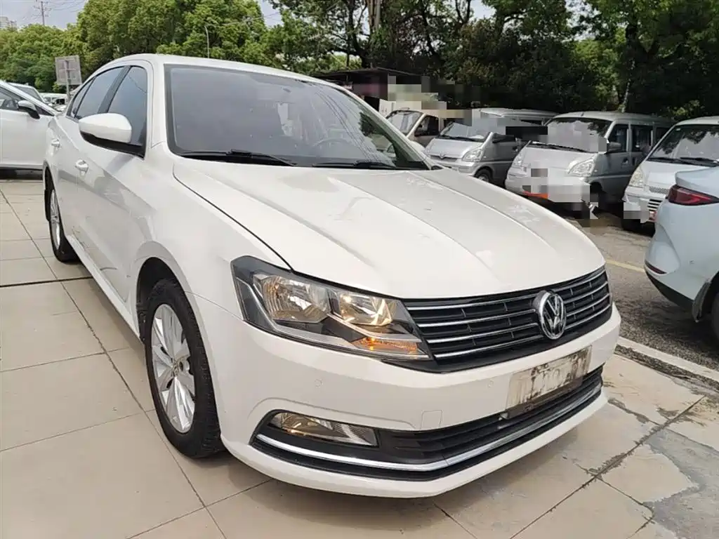 Volkswagen Lavida 2015 1.6L Automatic Comfort Edition фото 4
