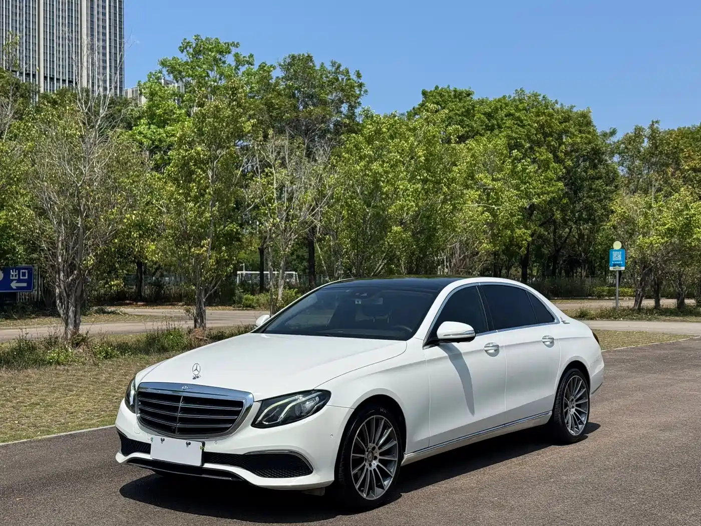 Mercedes-Benz E-Class 2016 E 300 L Luxury