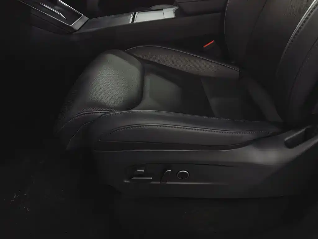 Tesla Model Y L 2025 2025 Facelift Long Range AWD