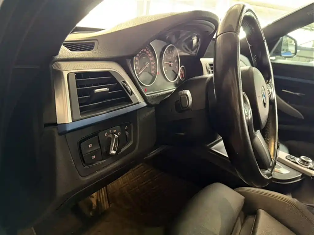 BMW 3 Series GT 2017 320i M Sport фото 19