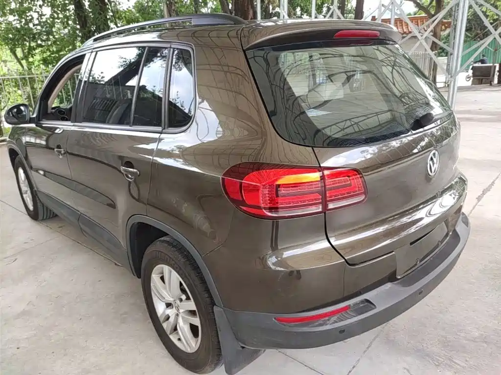 Volkswagen Tiguan 2015 1.8TSI Automatic 2WD Trendline фото 5