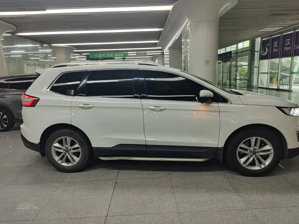 Ford Edge 2017 2018 EcoBoost 245 FWD Platinum 5-seater