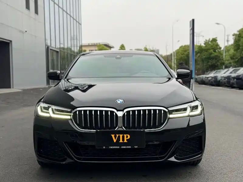 BMW 5 Series 2023 530Li Leading M Sport Package фото 2