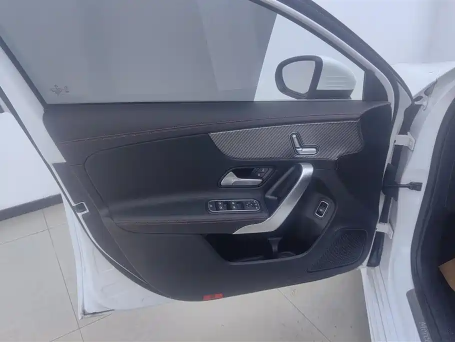 Mercedes-Benz A-Class 2024 A 200 L Fashion Edition фото 7