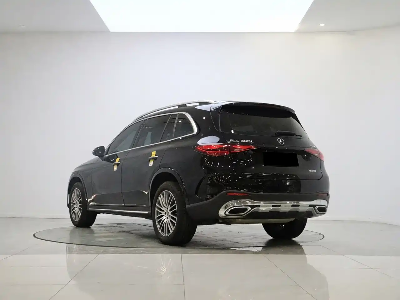 Mercedes-Benz GLC 2023 GLC 300 L 4MATIC Sport 5-Seater фото 6