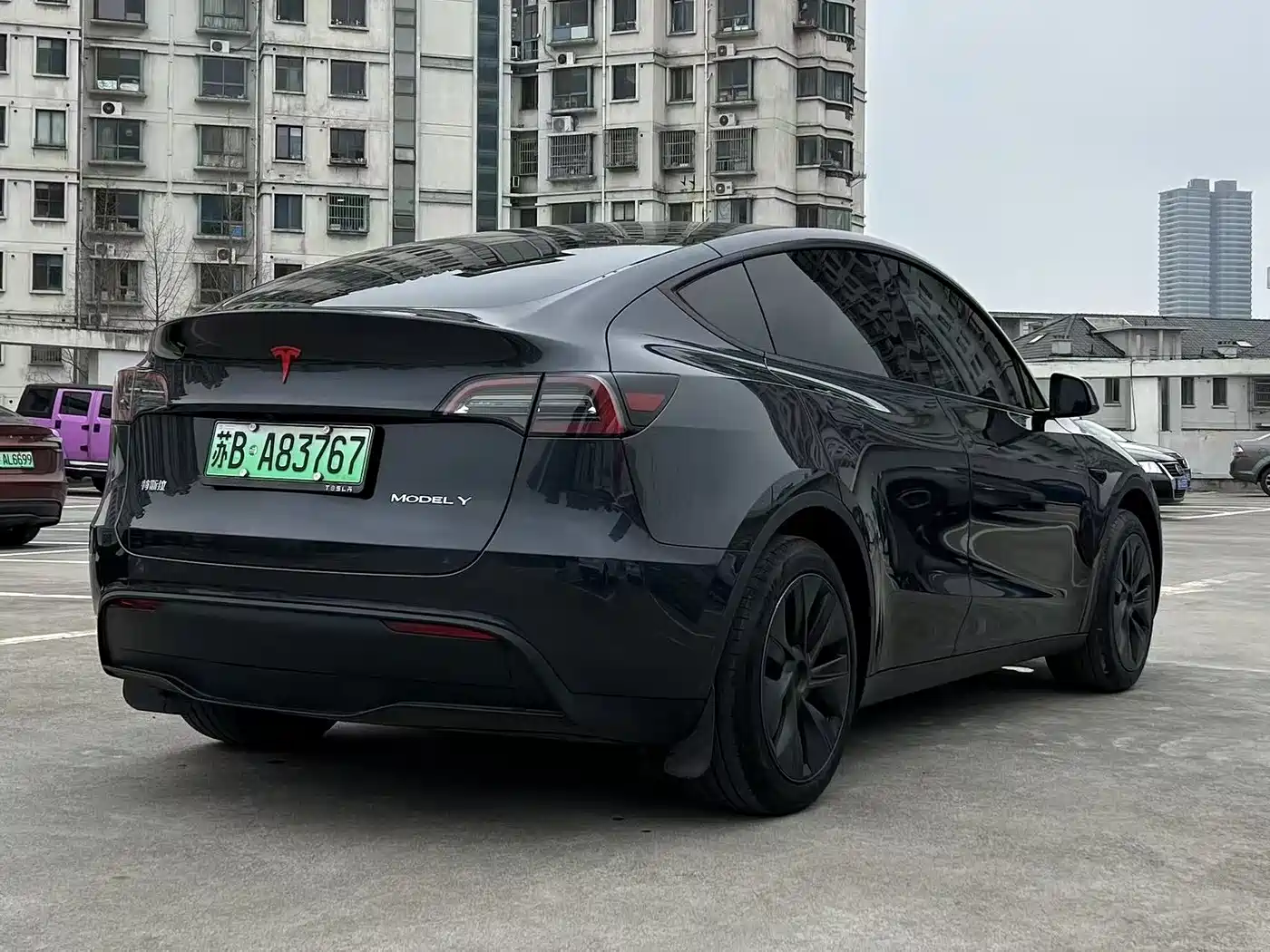 TESLA MODEL Y