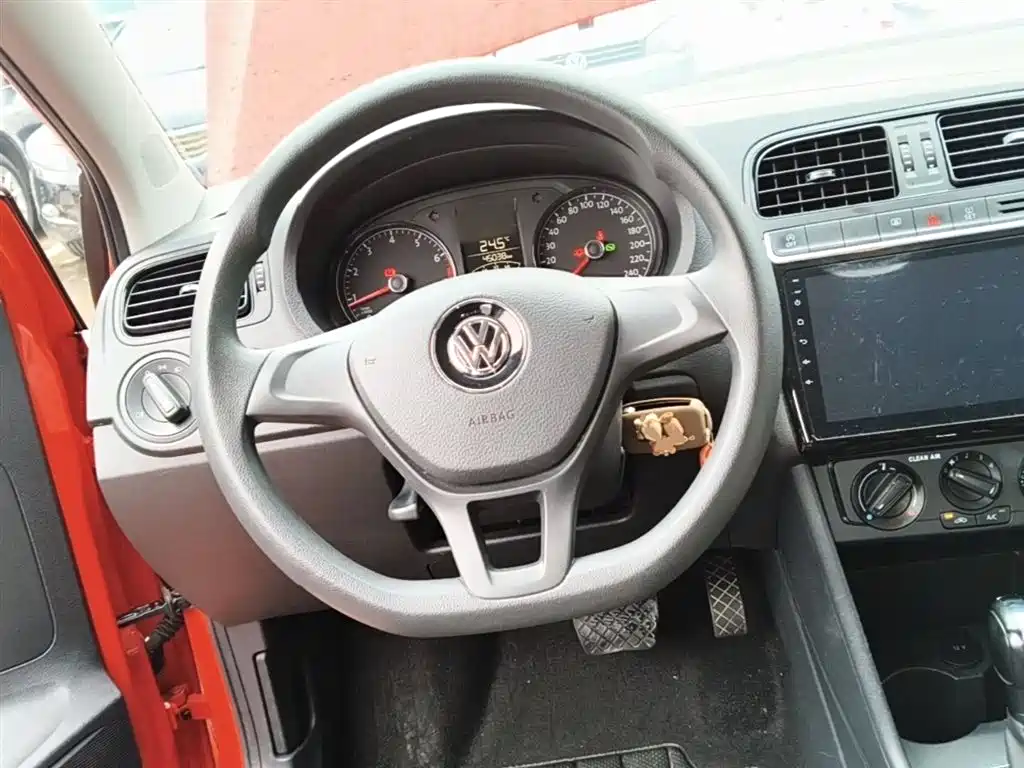 Volkswagen Polo 2018 1.5L Auto Safe Drive фото 11