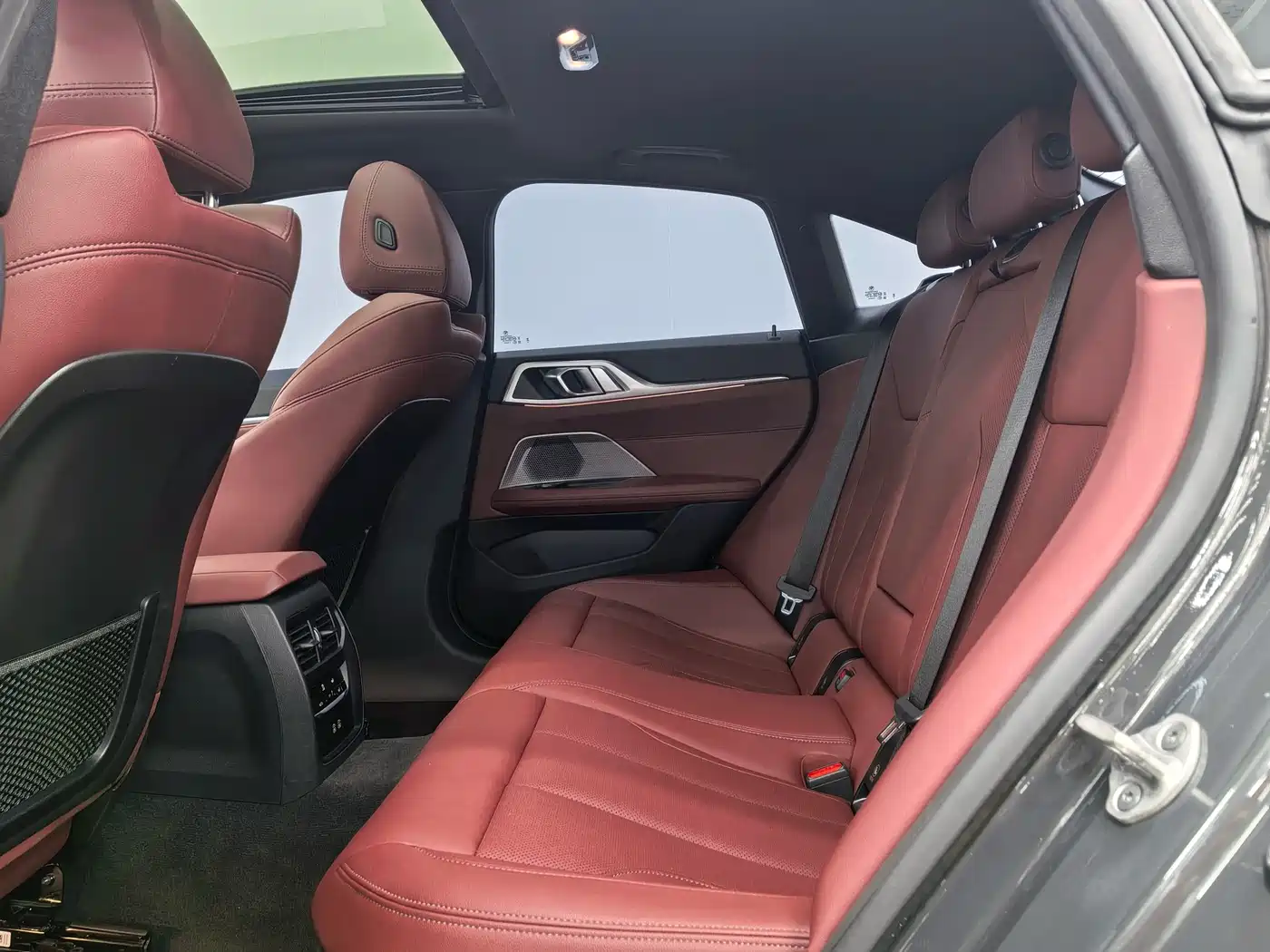 BMW 4 Series 2023 425i Gran Coupe M Sport Shadowline Package фото 15