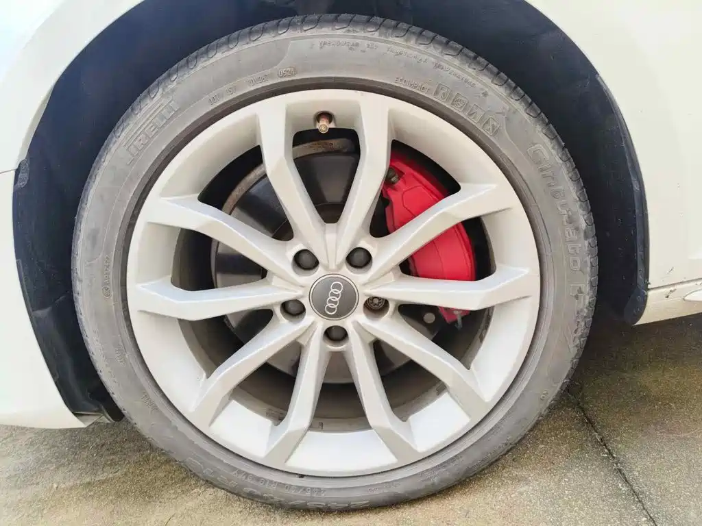 Photo 7 - Audi A4L