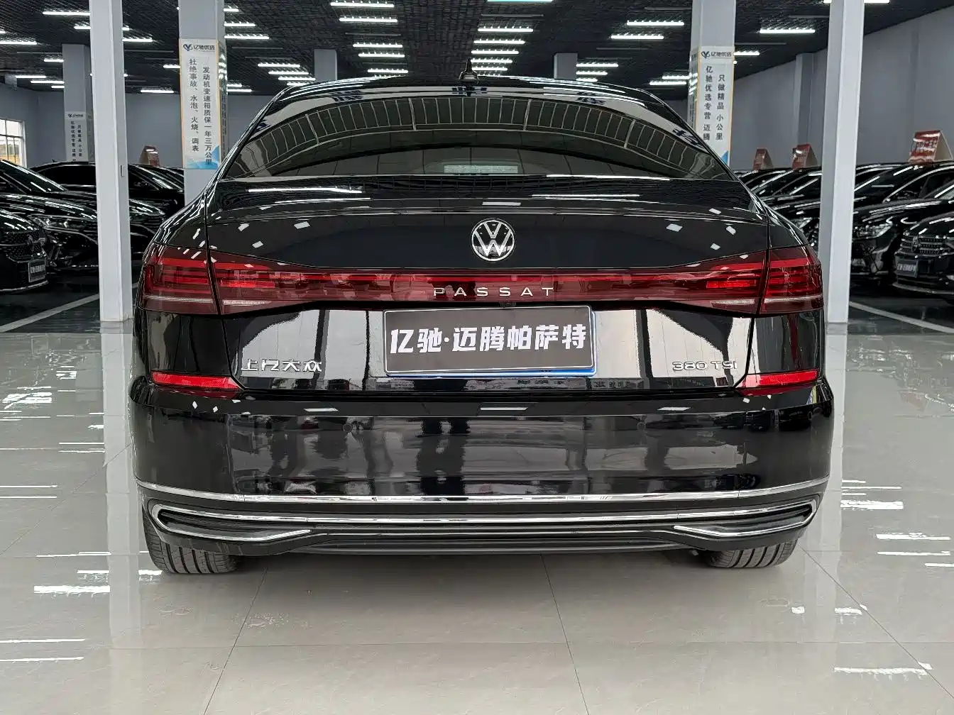 Volkswagen Passat 2024 380TSI Starlight Dragon Glory Edition фото 4