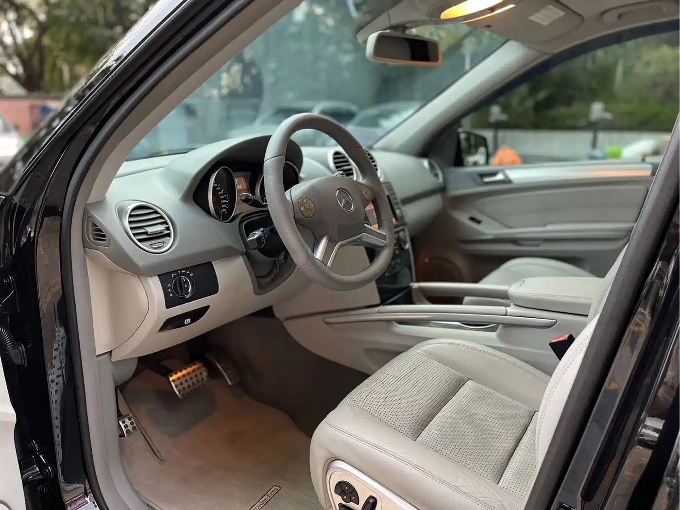 Mercedes-Benz M-Class AMG 2011 AMG ML 63 фото 4