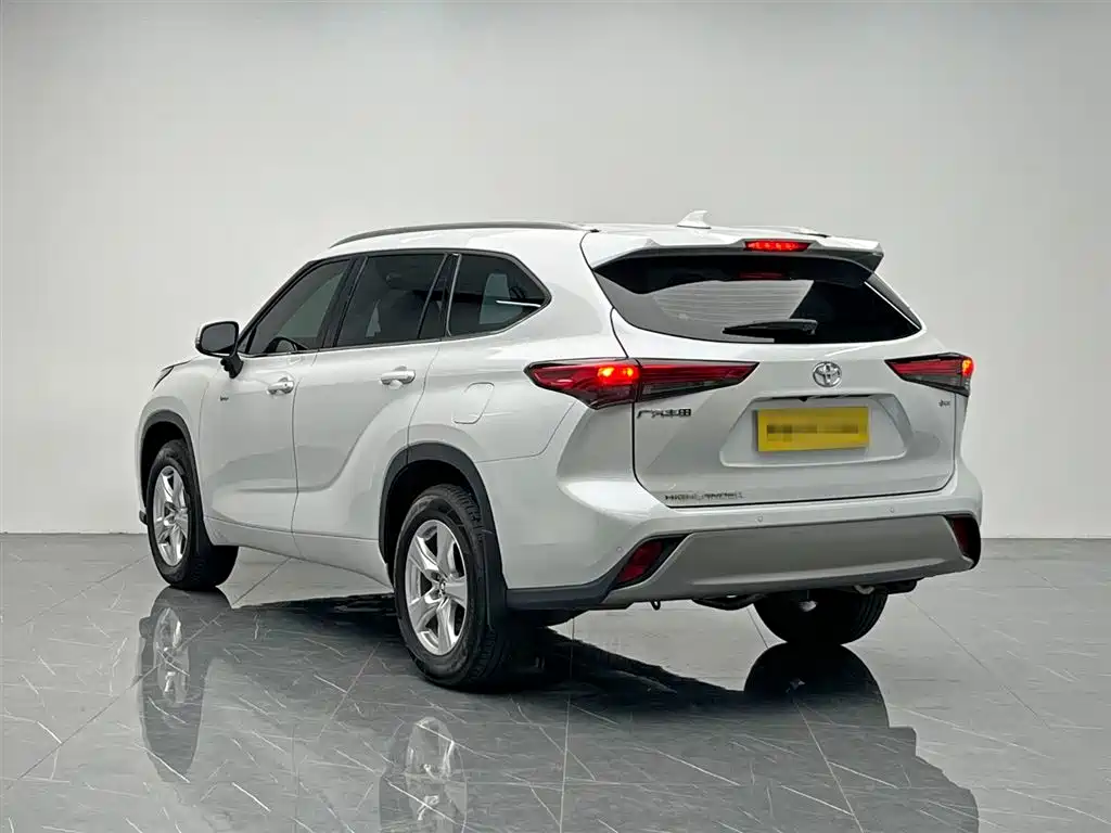 Toyota Highlander 2024 2.5L Smart Hybrid 2WD Elite 5-seater фото 4