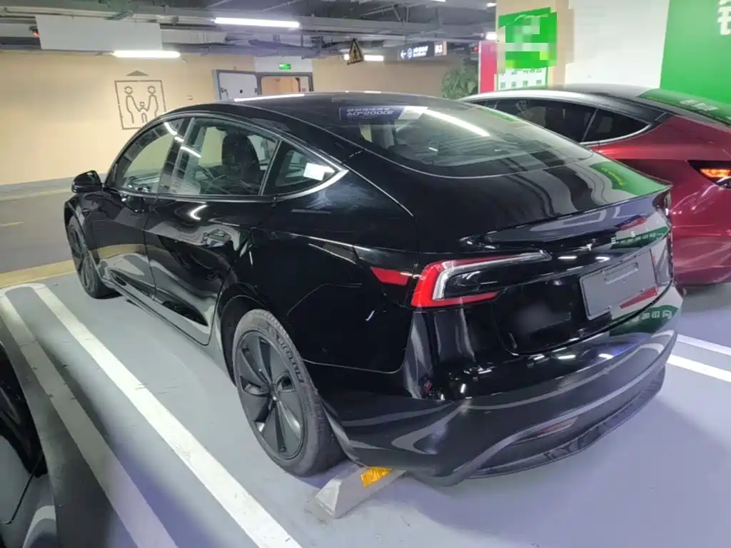 Фото 5 - Tesla Model 3