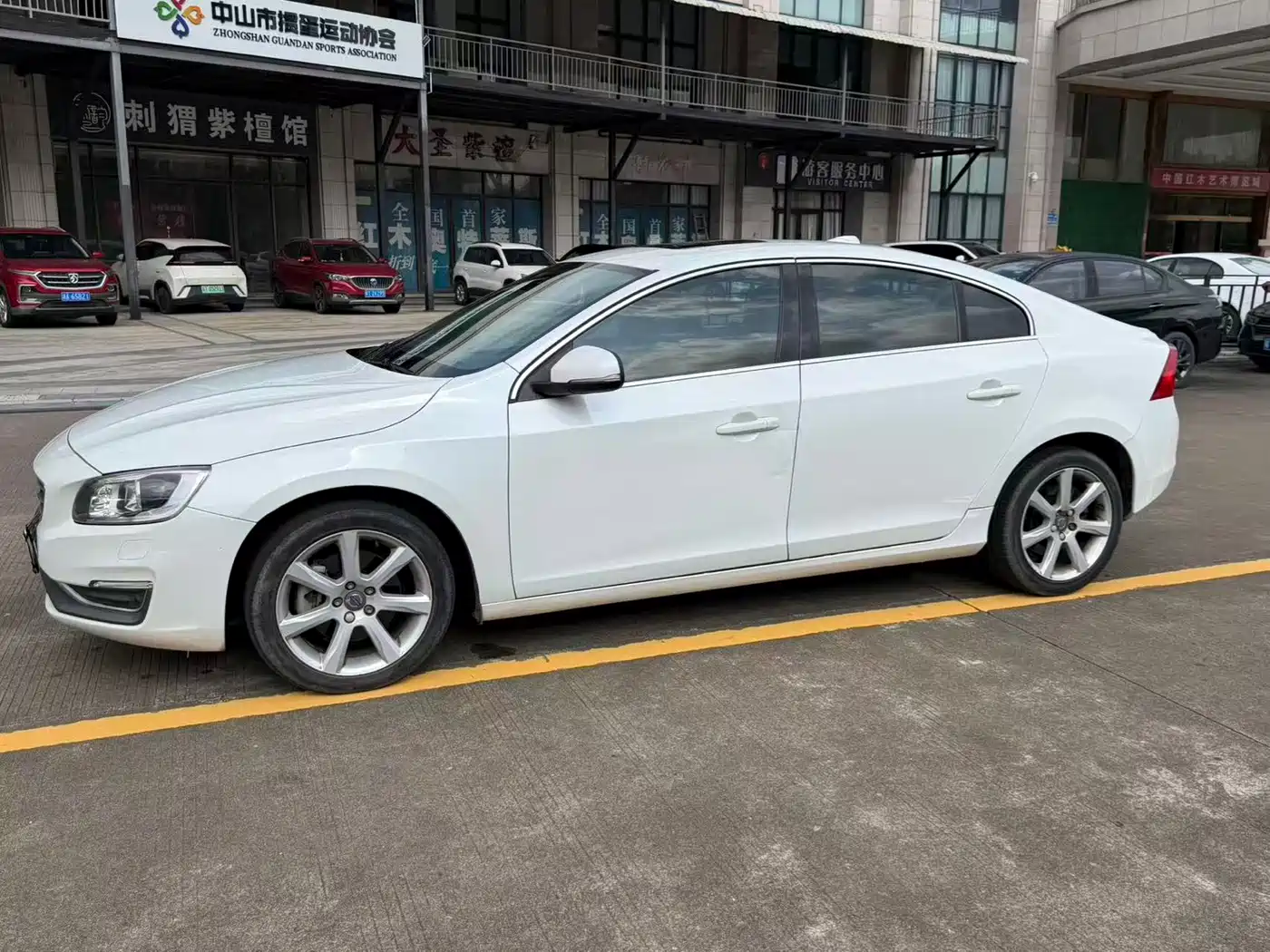 Фото 3 - Volvo S60