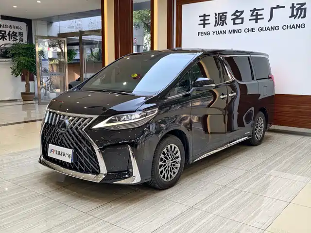 Lexus LM 300h, 4 места