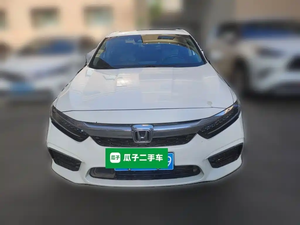 Фото 2 - Honda Inspire