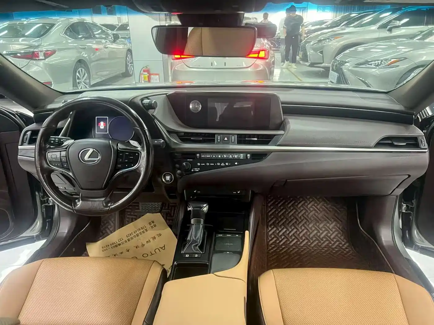 Фото 5 - Lexus ES