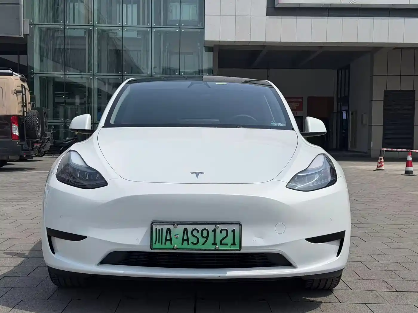 TESLA MODEL Y