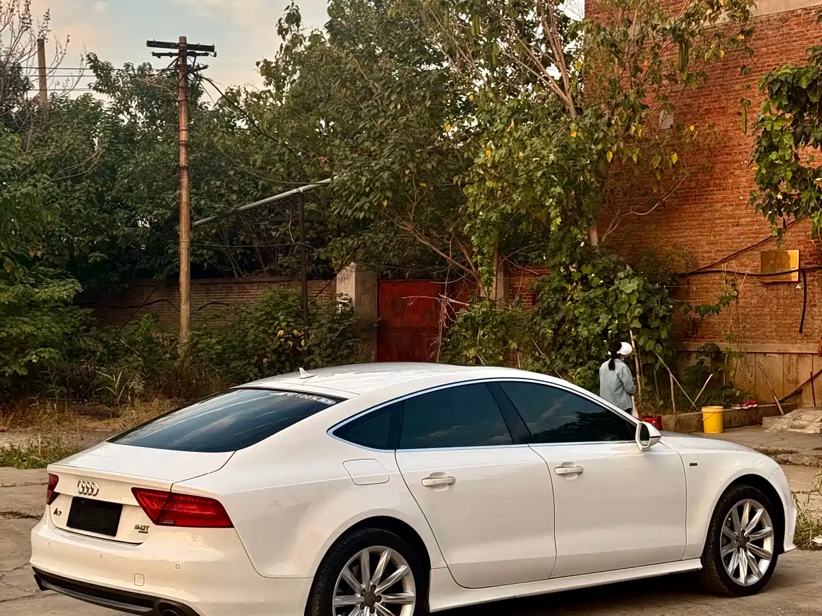 Фото 12 - Audi A7