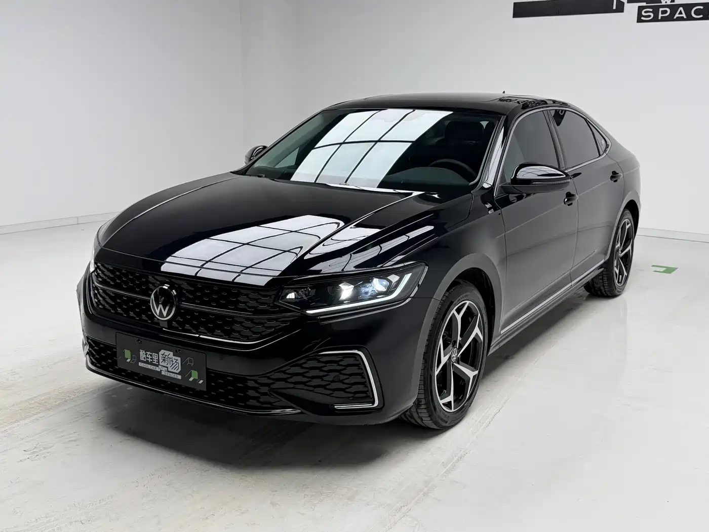 Volkswagen Passat 2025 Outstanding 330TSI Starlight Elite Edition