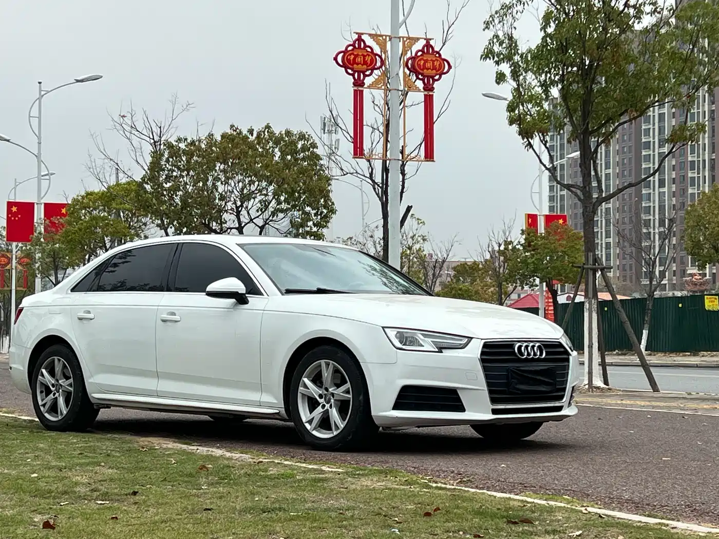 Audi A4L 2017 Plus 40 TFSI Progressive фото 3