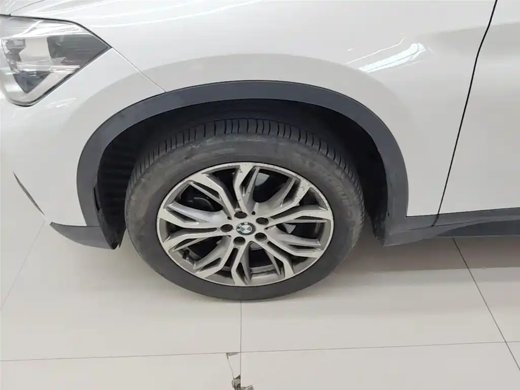 BMW X1 2018 sDrive20Li Leading Model фото 23