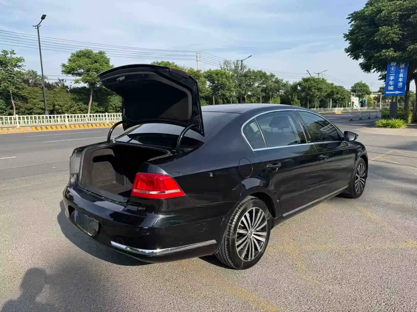 Volkswagen Magotan 2016 1.8TSI 25th Anniversary Edition фото 18