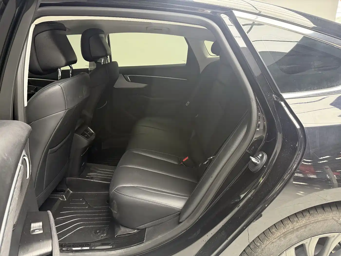 Buick LaCrosse 2025 Model 28T Platinum Edition фото 15